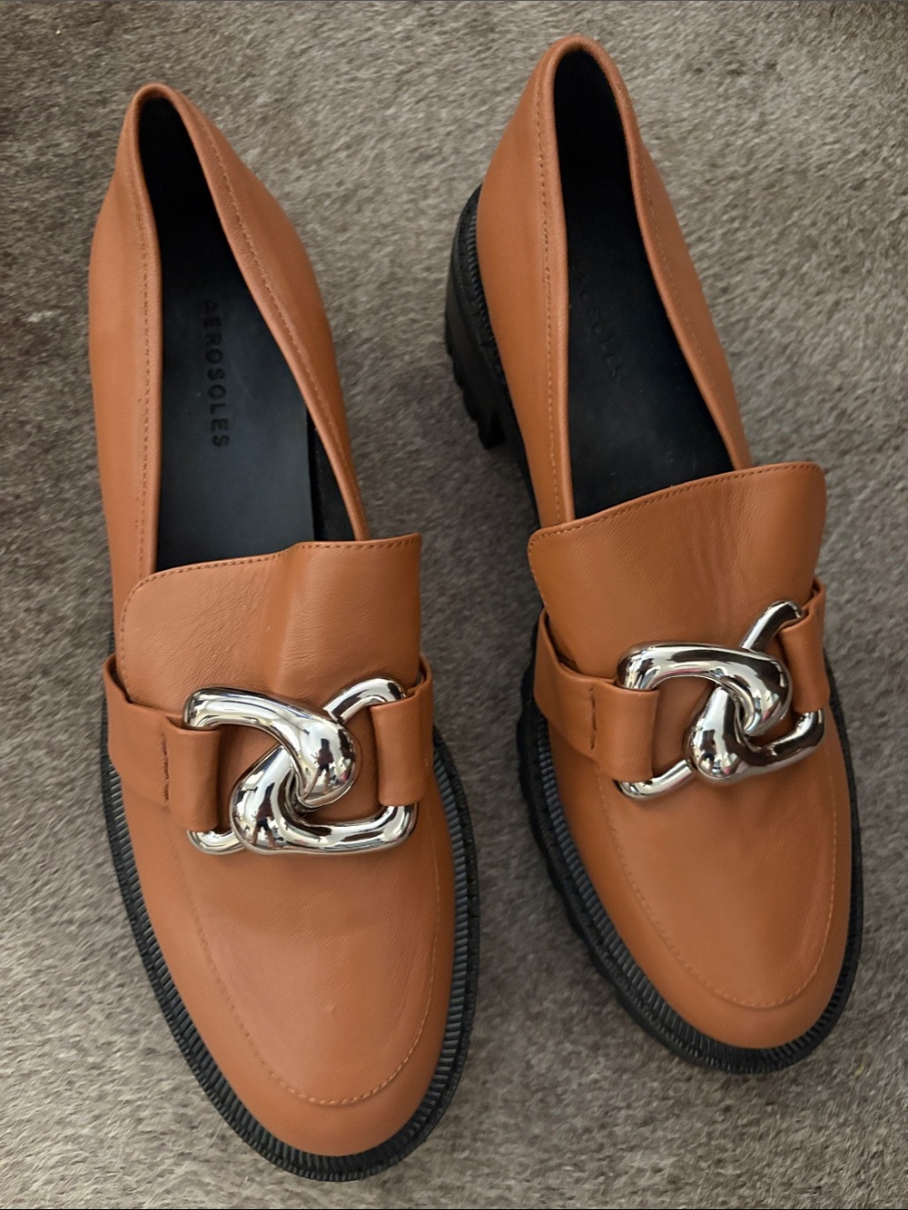 Aerosoles Lilia Tan Leather Lug Sole Chain Loafers Size 11M - NWOB
